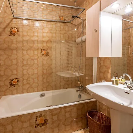 Apartamento 3 Pieces Proche Pistes, Centre Village, 6-8 Pers, Balcon Sud, Parking, Skis, - Fr-1-437-36